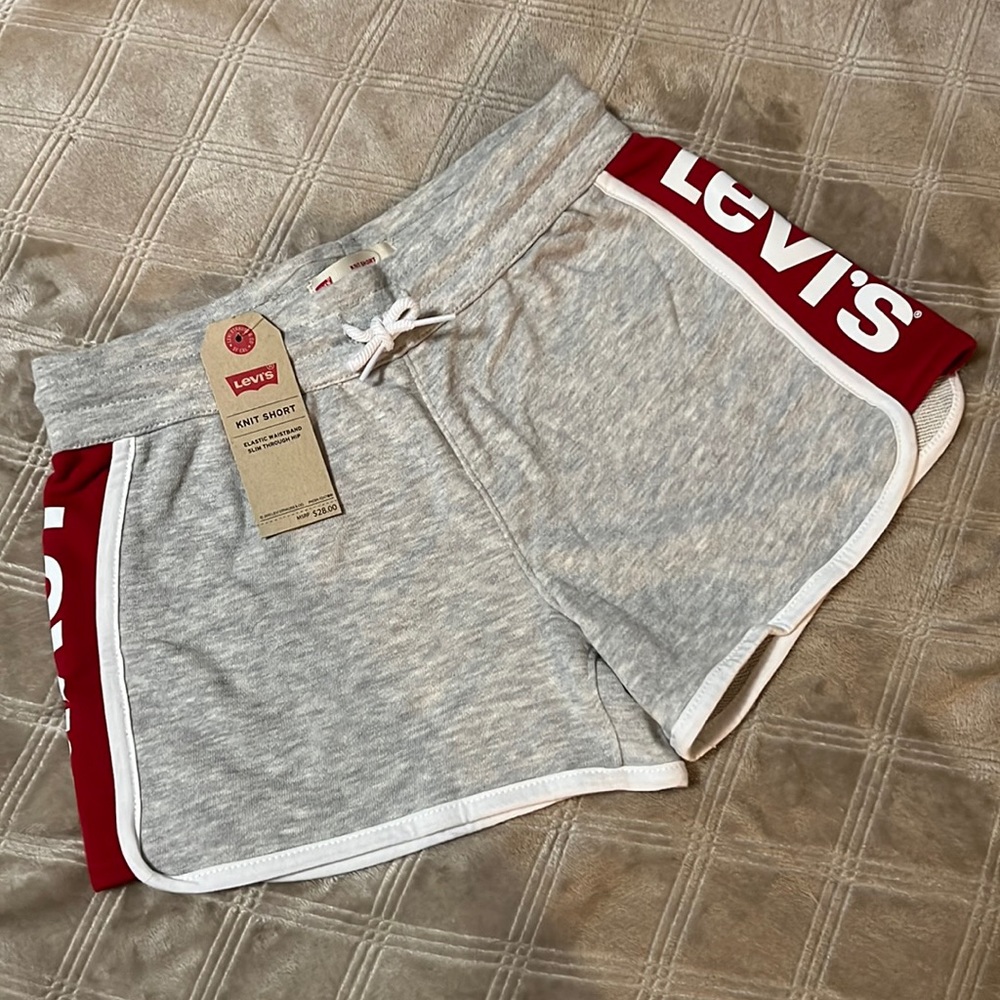Levi’s ❤️ Knit shorts